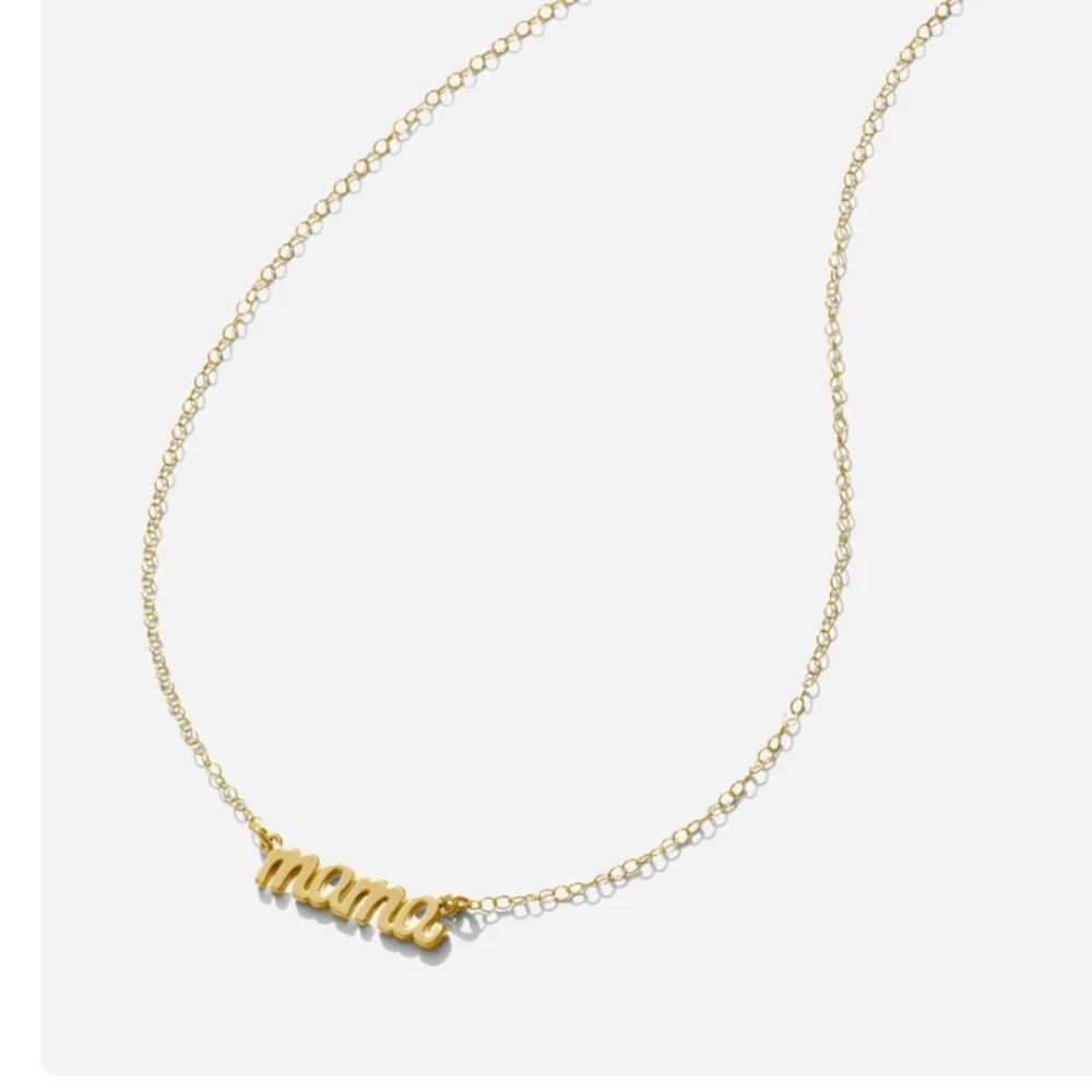 ✨Beautiful “Mama” necklace. New with tags ✨